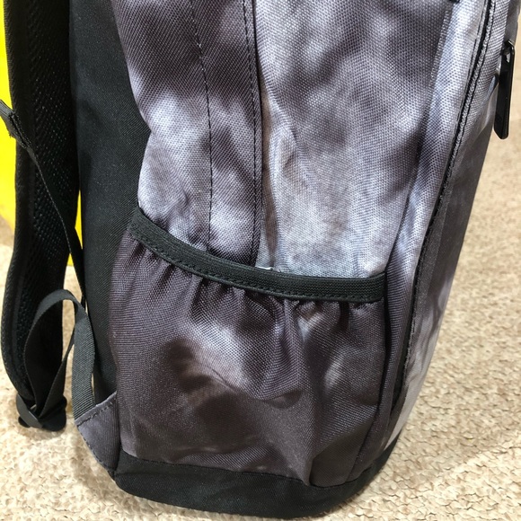 🎉SALE🎉NWT NEFF charcoal backpack. - Picture 5 of 12